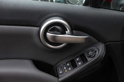 Car image 33