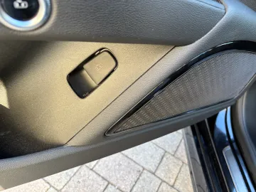 Car image 50