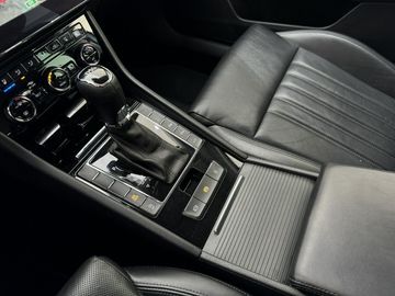 Car image 28