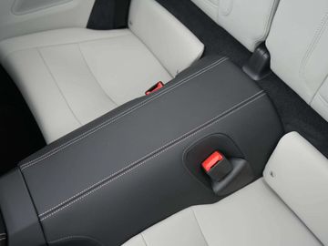 Car image 36