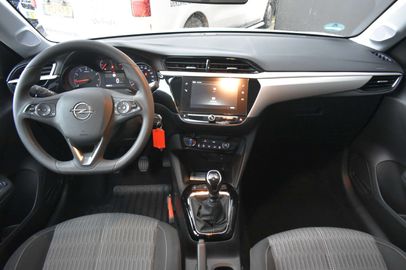 Car image 10