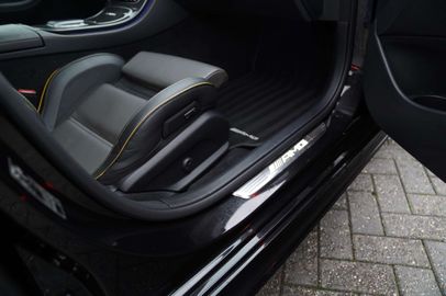 Car image 32