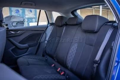 Car image 33