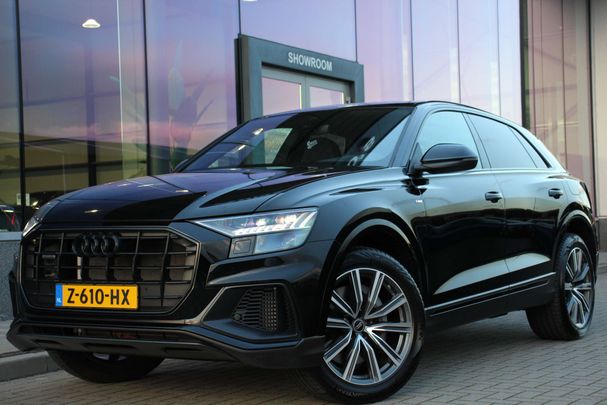 Audi Q8 55 TFSIe quattro 280 kW image number 1