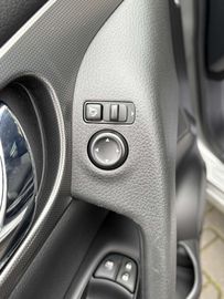 Car image 38