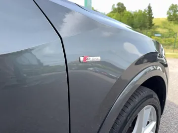 Car image 32