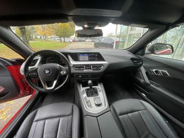 Car image 12