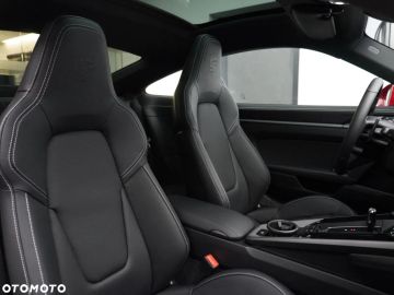 Car image 32