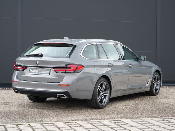 BMW 520d Touring xDrive Luxury Line 140 kW image number 2