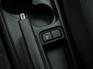 Car image 36