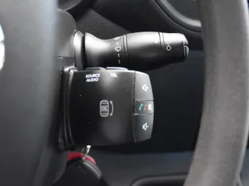 Car image 35