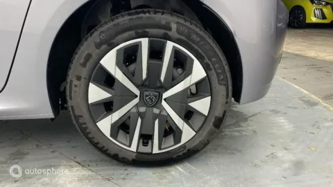 Car image 20