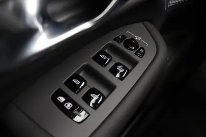 Car image 48