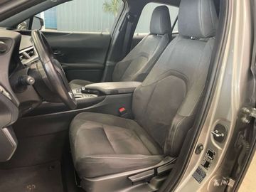 Car image 14