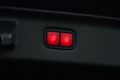 Car image 36