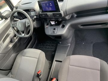 Car image 16