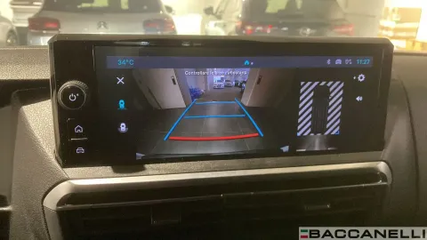 Car image 24