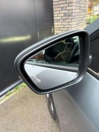 Car image 36