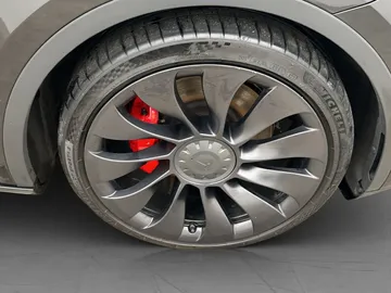 Car image 35