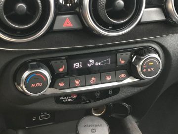 Car image 38