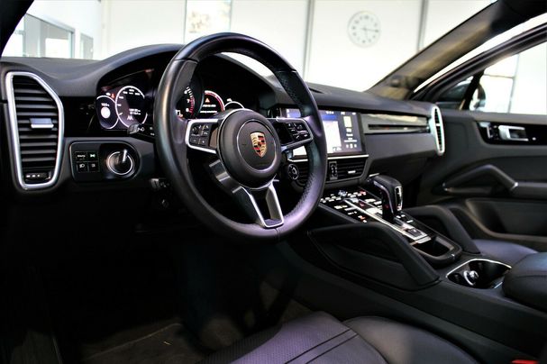 Porsche Cayenne E-Hybrid 340 kW image number 4