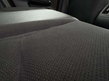 Car image 36