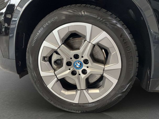 BMW iX1 xDrive30 xLine 230 kW image number 9