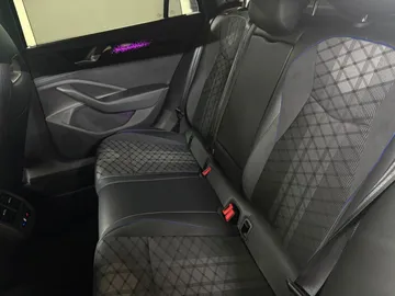 Car image 39