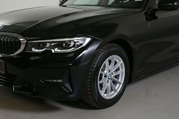 BMW 320d Touring Sport Line 140 kW image number 12