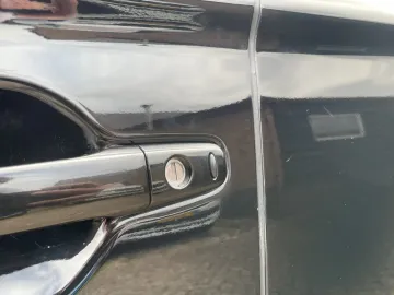 Car image 38