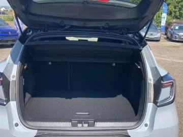 Car image 27