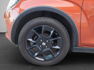 Car image 19