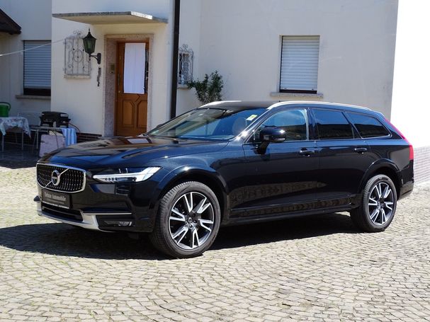 Volvo V90 Cross Country AWD Pro 173 kW image number 1