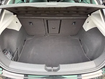 Car image 33
