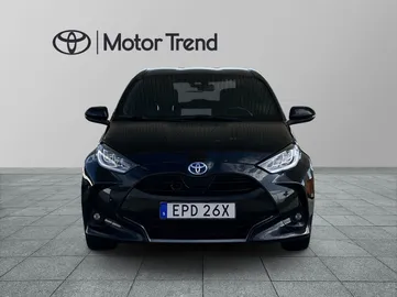 Car image 3
