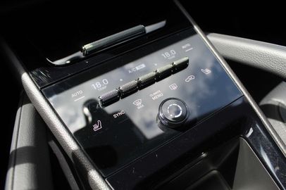 Car image 33