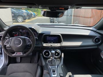 Car image 15