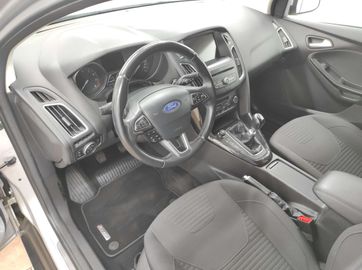 Car image 37