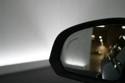 Car image 34