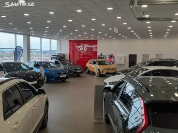 Car image 18