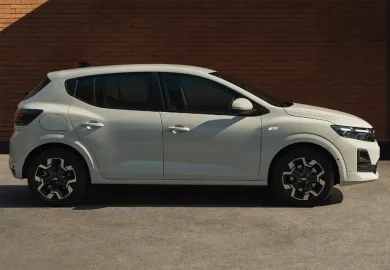 Car image 16