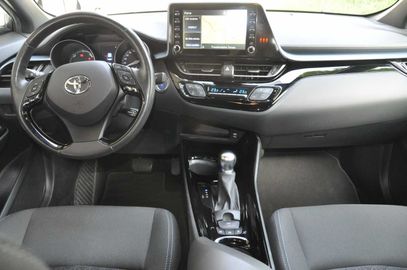 Car image 9