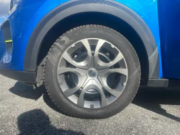 Car image 22