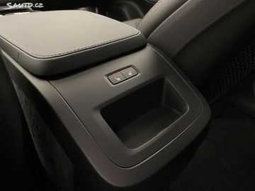 Car image 38