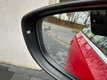 Car image 37