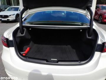 Car image 32