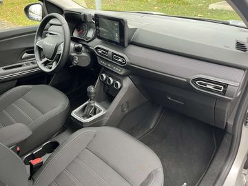 Car image 11