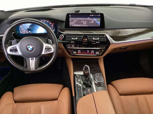 BMW 550d Touring xDrive 294 kW image number 12