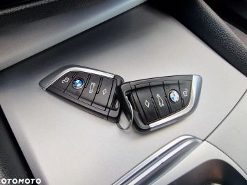 Car image 40