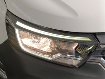 Car image 24